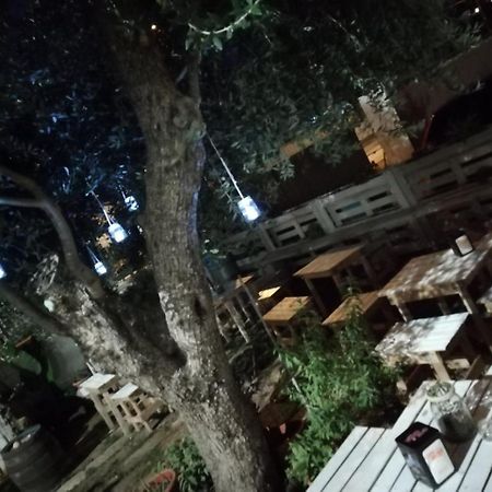 Hotel Sosta Camper La Specchia à San Pietro in Bevagna Extérieur photo
